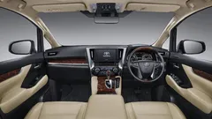 Interior Mobil Toyota
