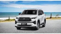 Wisata dengan Innova Zenix