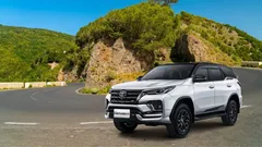 Wisata dengan Toyota Fortuner