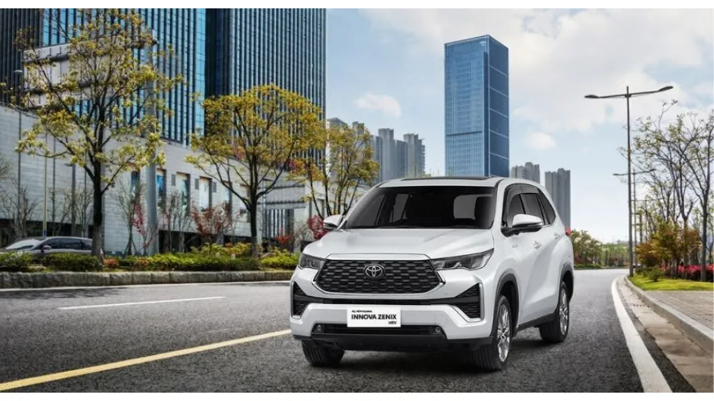 Wisata dengan Toyota Innova Zenix