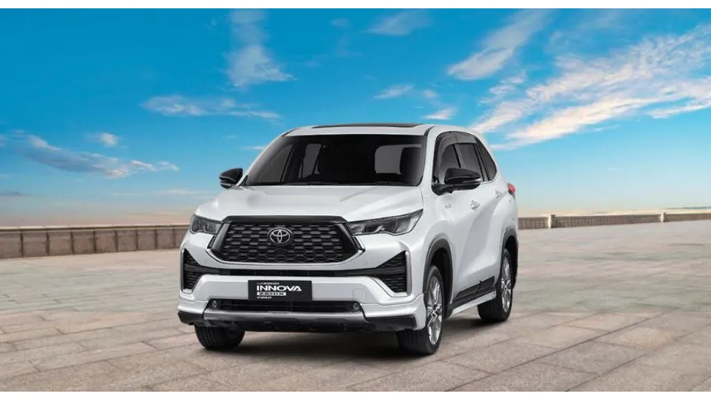Mobil Toyota Innova Zenix