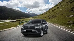 Wisata Kudus dengan Mobil Toyota