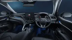 review interior toyota camry.webp