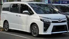 Ganti Oli Mobil Voxy.webp