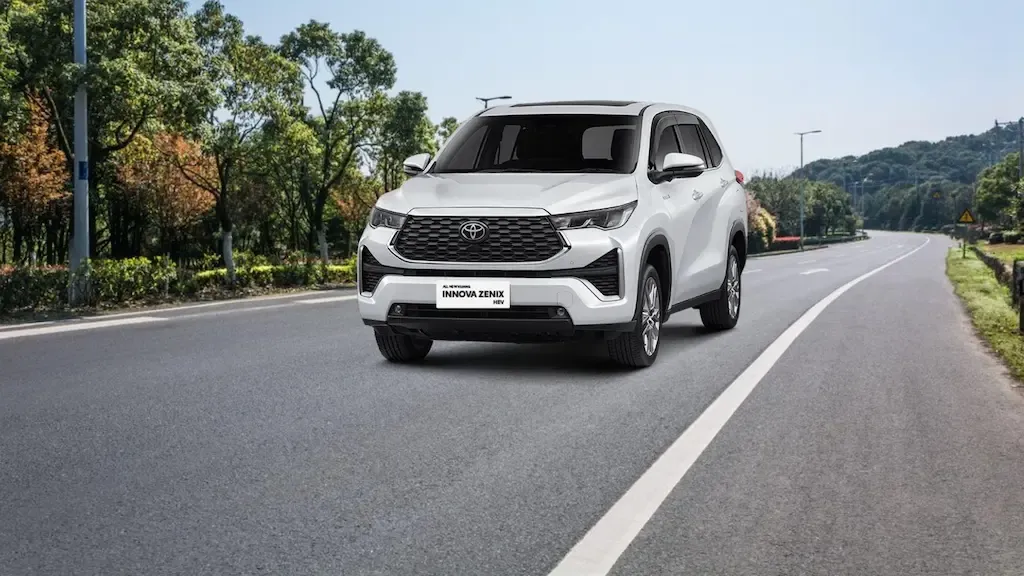 review eksterior innova hybrid.webp