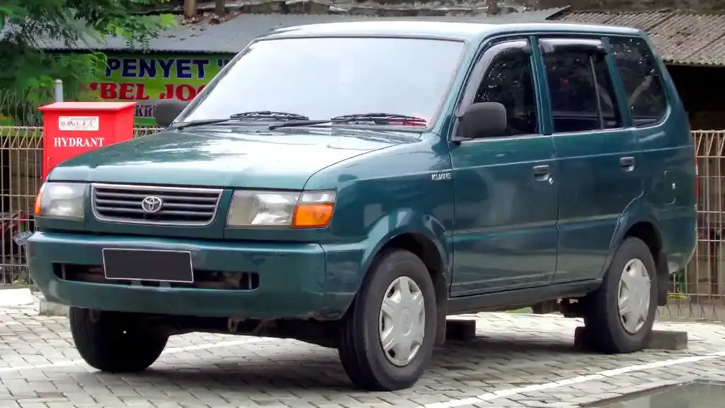 penyebab aki mobil habis sendiri.webp