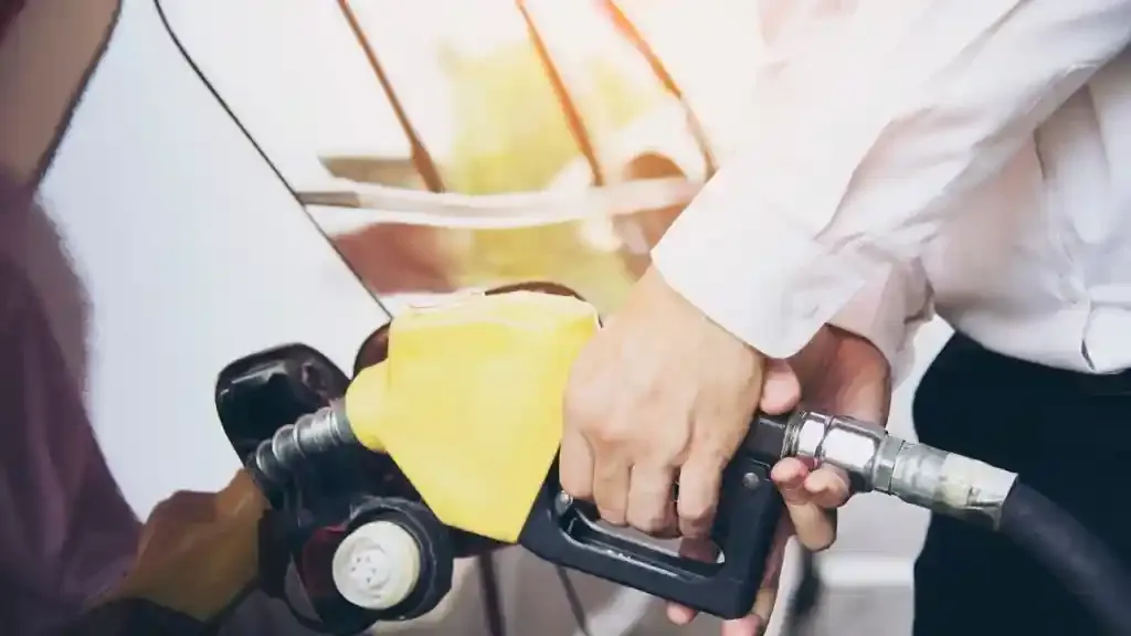 1 liter bensin berapa km 