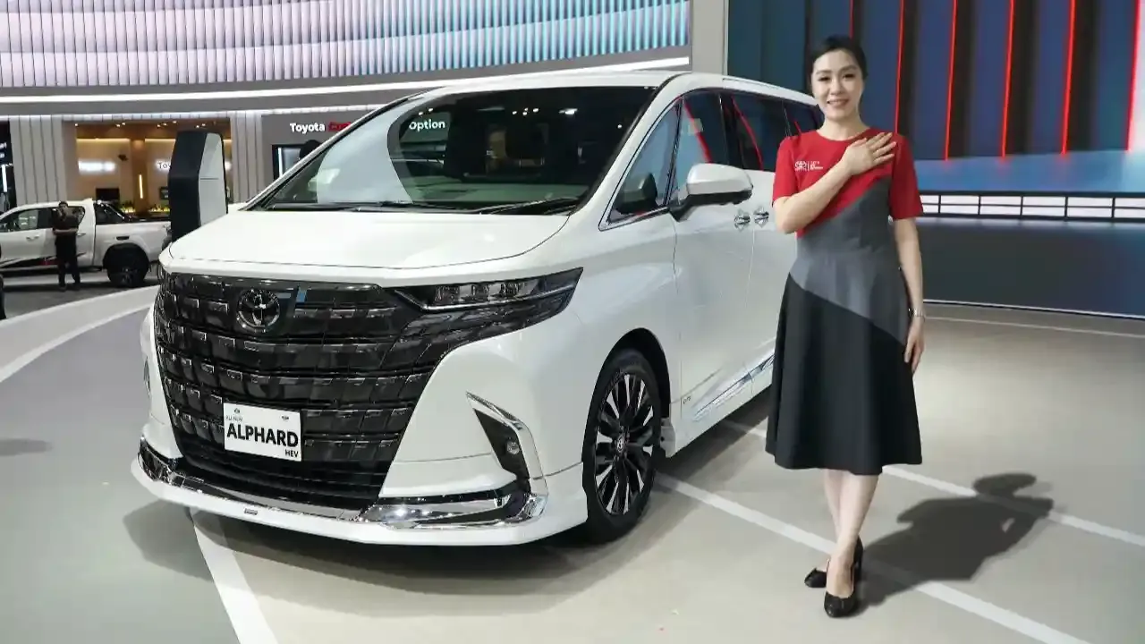 mobil mewah toyota.webp