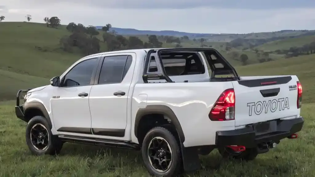 mobil Hilux harga.webp