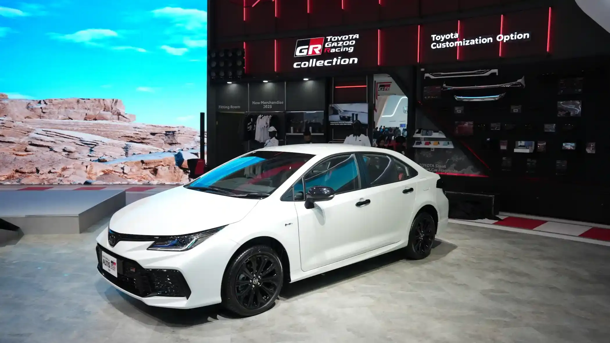 Corolla Altis GR Sport Hybrid 2025.webp