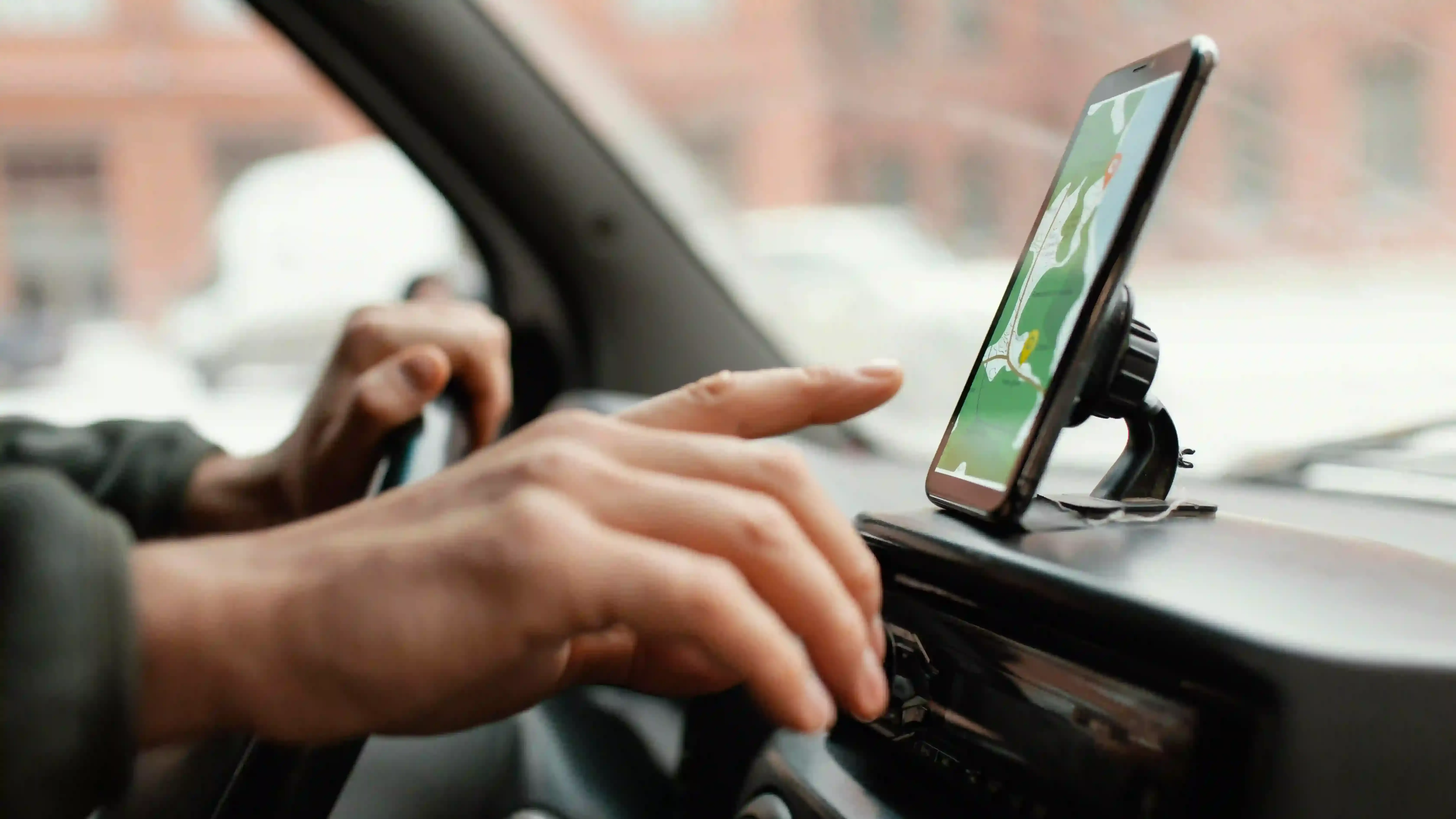 gps mobil terbaik 