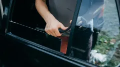 merawat karet kaca mobil