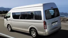 kenapa tulisan ambulance terbalik.webp