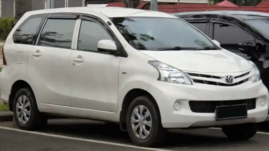 40._AUTO2000__Cara_Nego_Harga_Mobil_Avanza_Bekas_Banner_928_x_500.webp