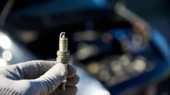 ganti busi mobil berapa km