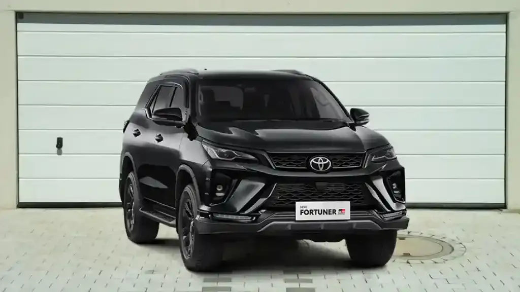 mobil sekelas fortuner.webp