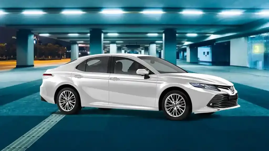 camry 2019 review.webp