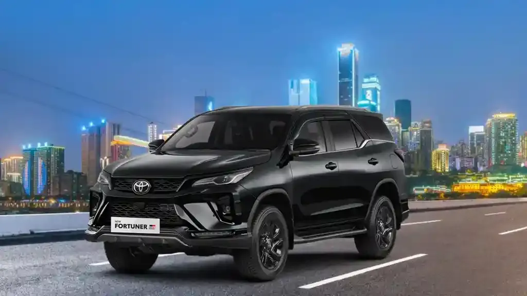 voxy vs fortuner.webp