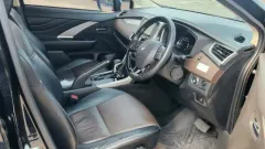 interior xpander sport vs ultimate.webp