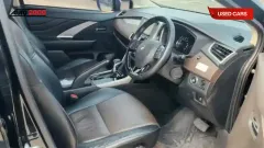 Interior Xpander Sport vs Ultimate.webp