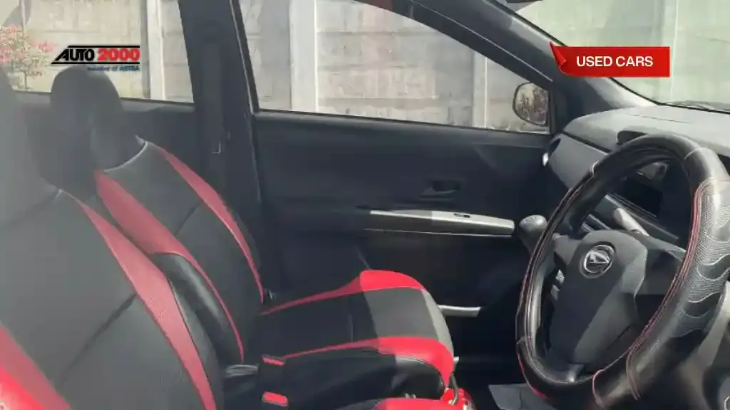 interior sigra tipe r.webp