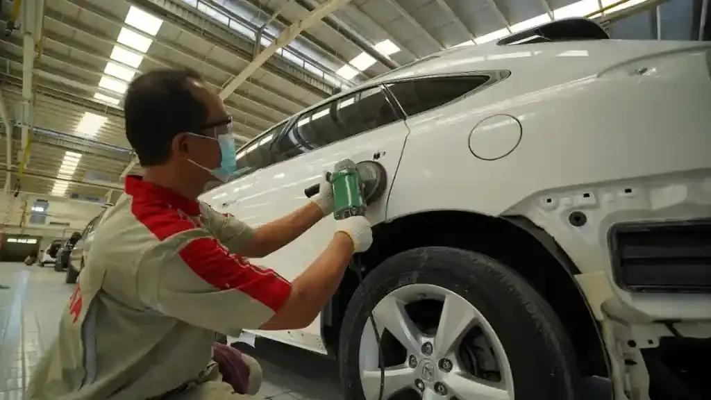 perbedaan glossy dan metalik