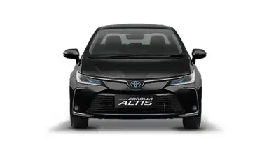 Corolla altis vs civic.webp