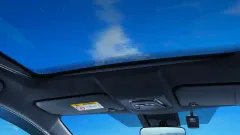 mobil yang atapnya bisa dibuka.webp