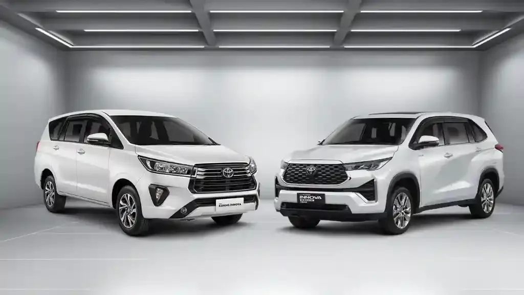 innova reborn vs zenix.webp