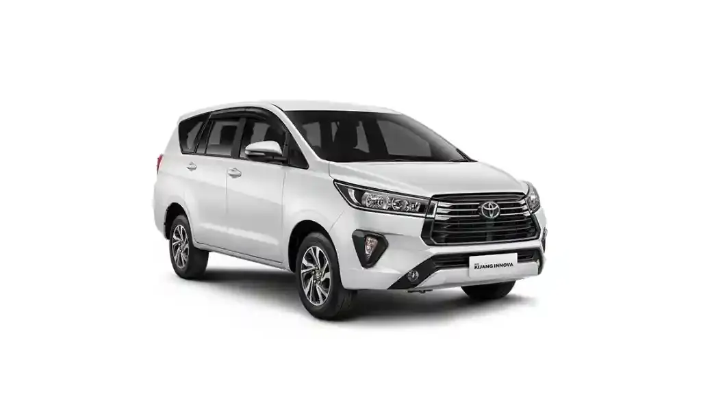 perbedaan innova reborn dan biasa.webp