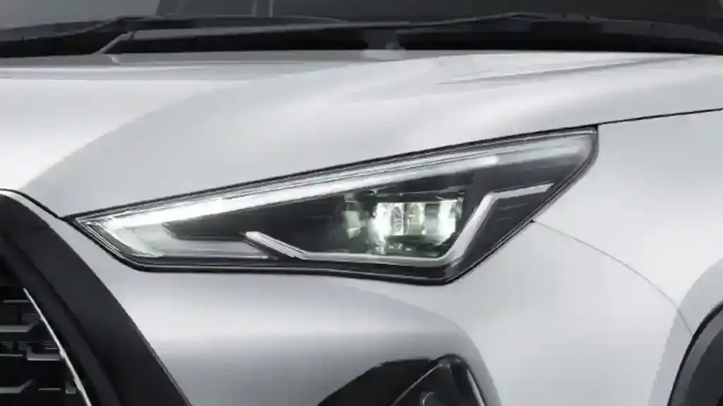 lampu sorot mobil.webp