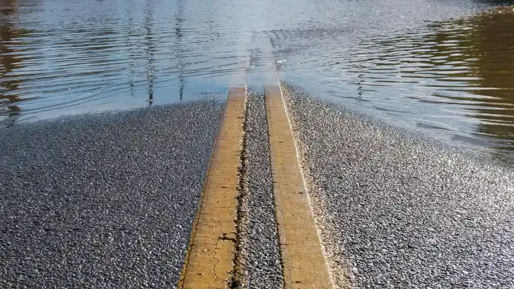 mobil anti banjir.webp