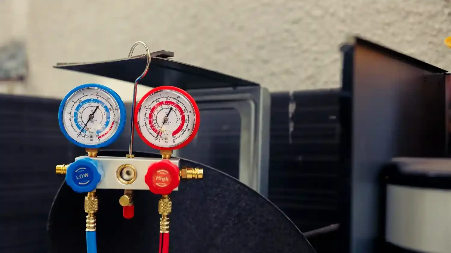 manifold gauge.webp