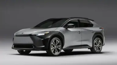 mobil listrik 7 seater.webp