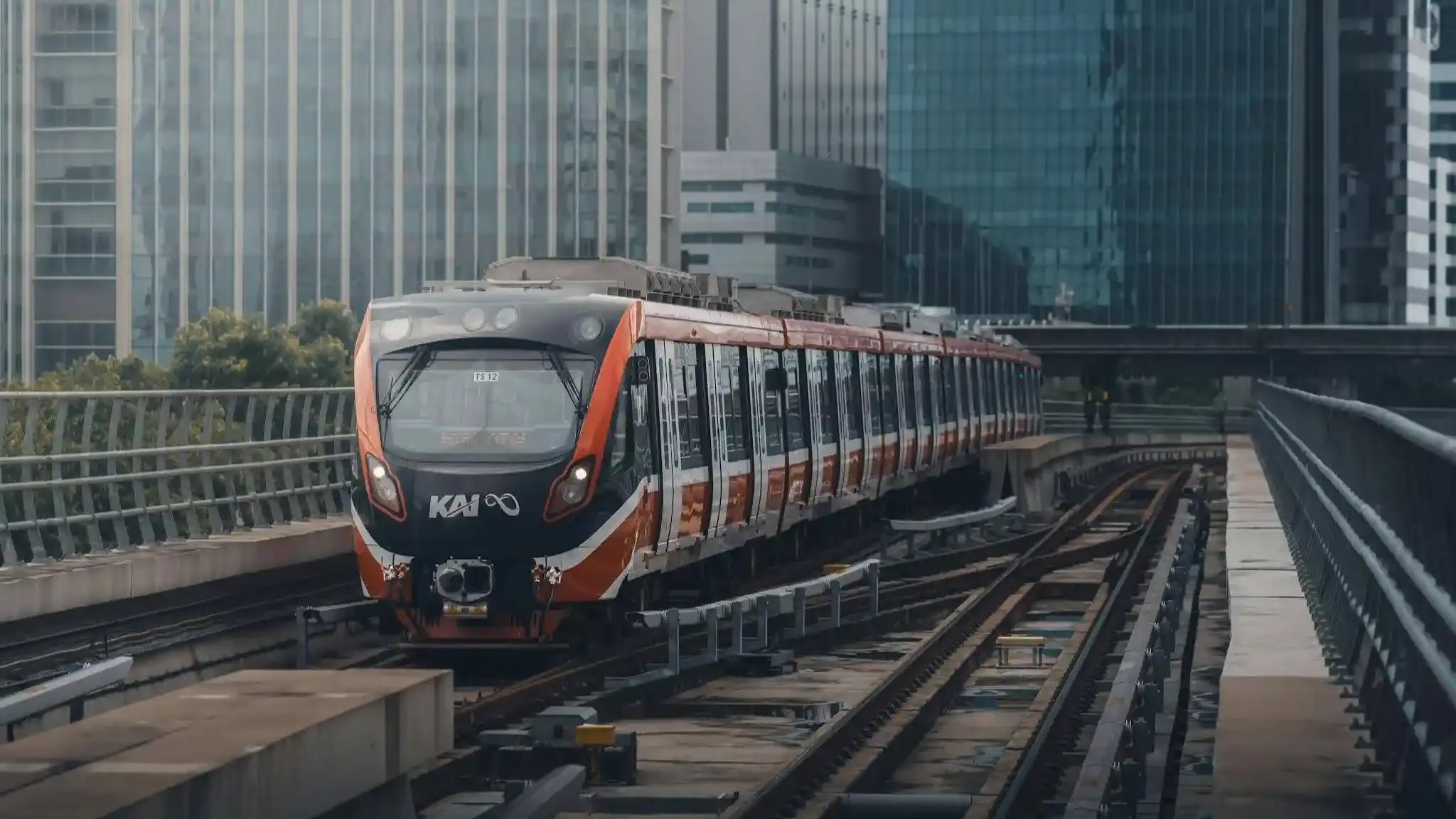 stasiun lrt cibubur.webp