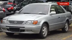 mobil sedan lama.webp