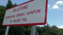 tempat sampah mobil.webp