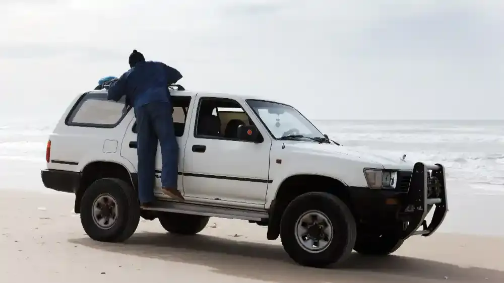 land cruiser anti peluru.webp