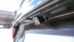 kamera belakang mobil buram.webp