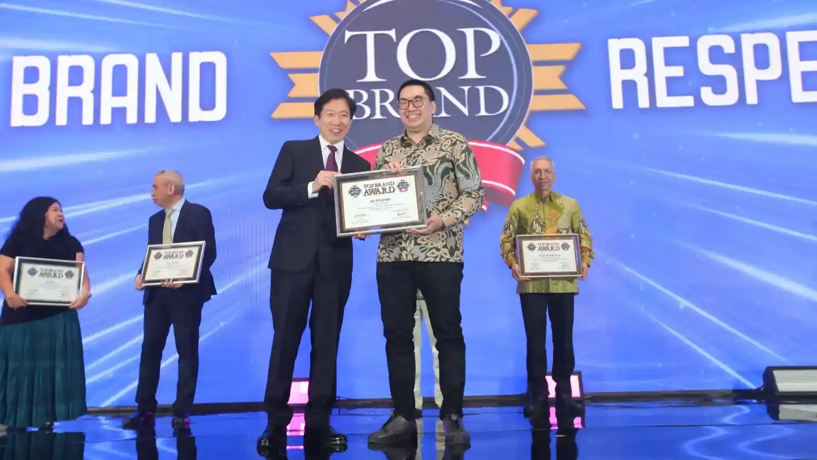 Top Brand Award dealer otomotif.webp