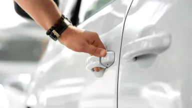 pintu mobil tidak bisa dibuka dari dalam.webp