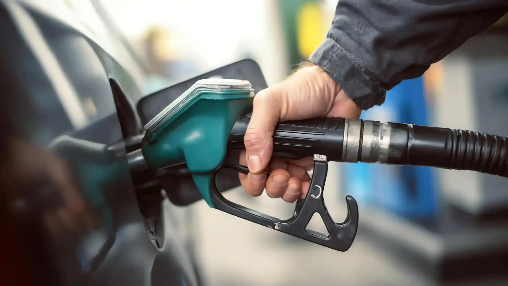 apakah gasoline sama dengan bensin.webp