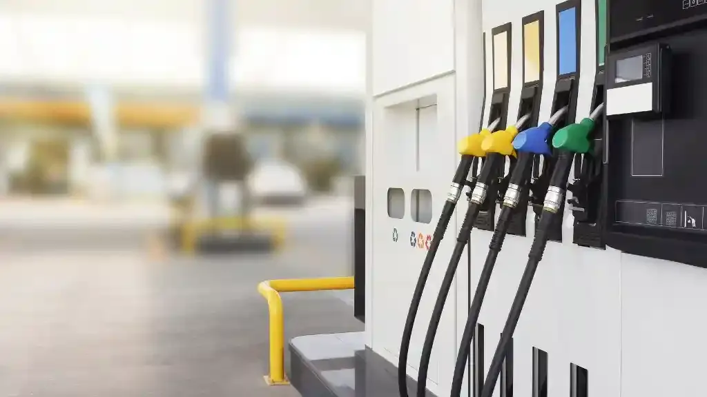 tidak boleh mengisi solar subsidi.webp