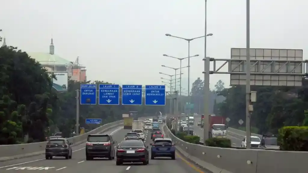 pembagian-lajur-jalan-tol