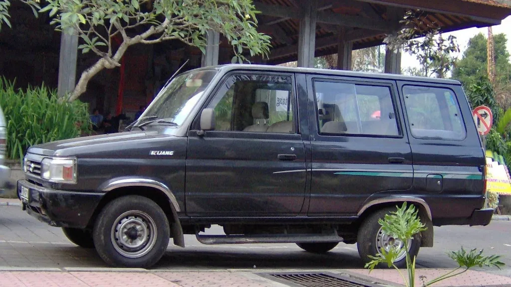 Mobil Toyota Lawas