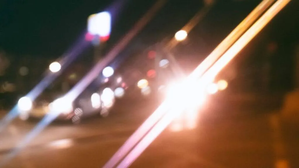 cara mengatasi kaca depan mobil silau