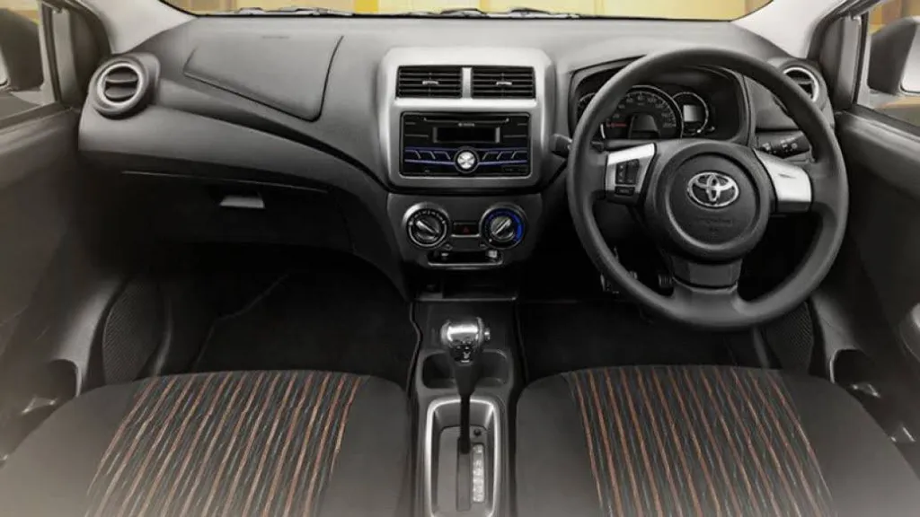 Interior Mobil Toyota