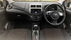 Interior Mobil Toyota