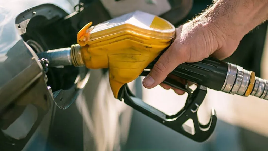 mobil tidak bisa distarter setelah isi bensin.jpg