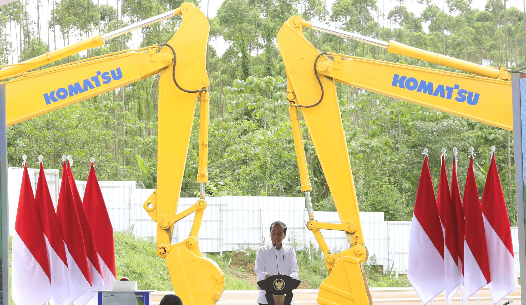 Presiden RI Joko Widodo saat memberikan sambutan pada acara Groundbreaking Astra Biz Center-IKN oleh Astra di Ibu Kota Nusantara pada Selasa (4/6).